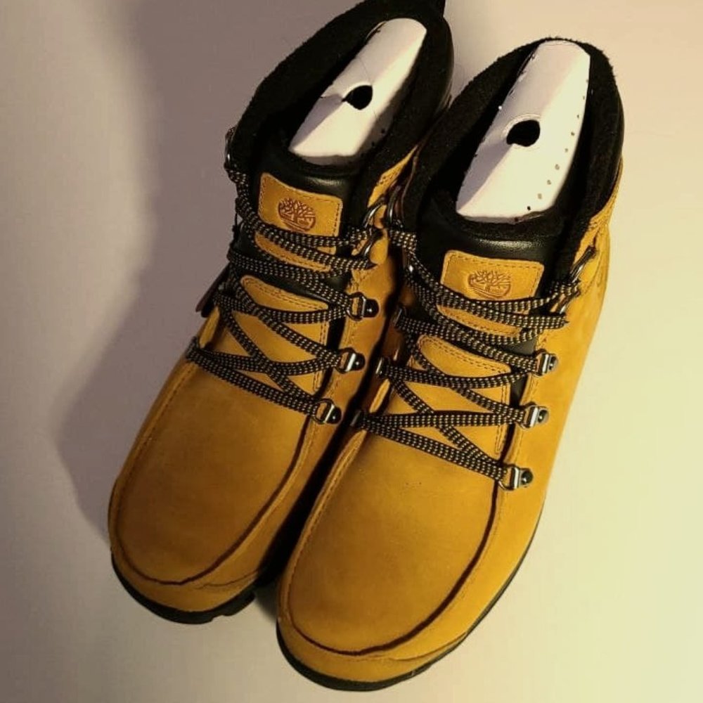 Timerland Water Proof Boots - Picture 2 of 4